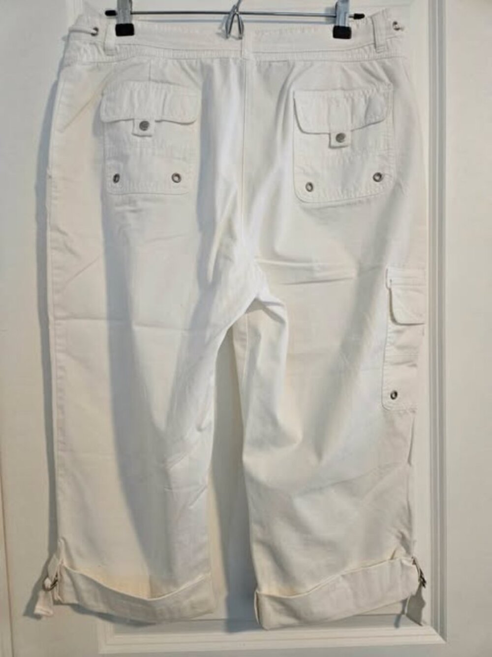 Jones New York Signature White Cargo Capris Size 12 Drawstring Waist Cuffed Hem - Picture 2 of 6